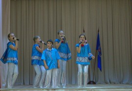 Детский ансамбль Буслик с песней Хорошее настроение