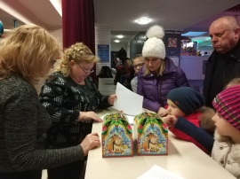 Раздача подарков