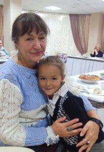 Елена Алексеевна с внучкой Алёнушкой
